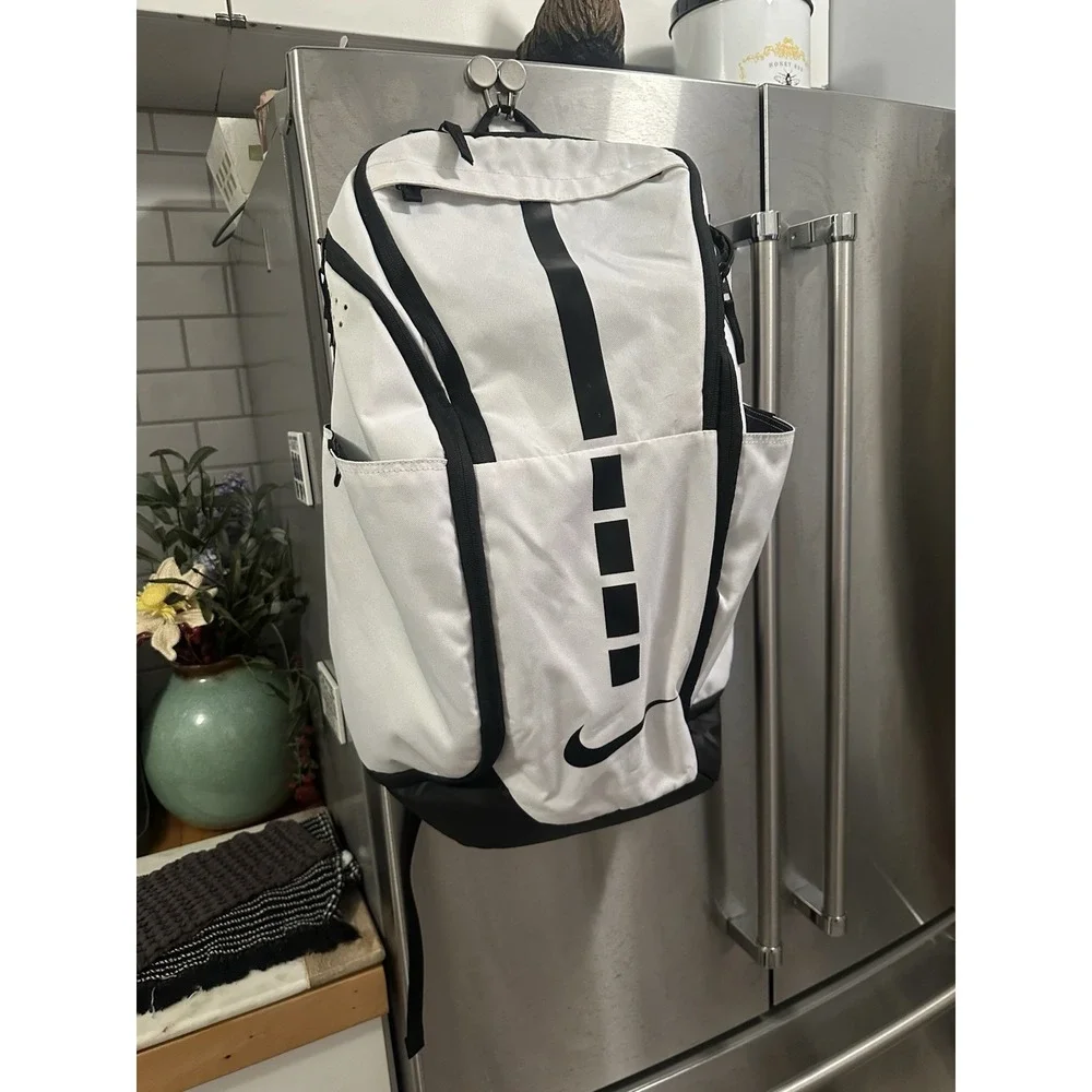 Nike Elite 32L Large Backpack White/Black Zip Padded Adjustable 4-Pocket